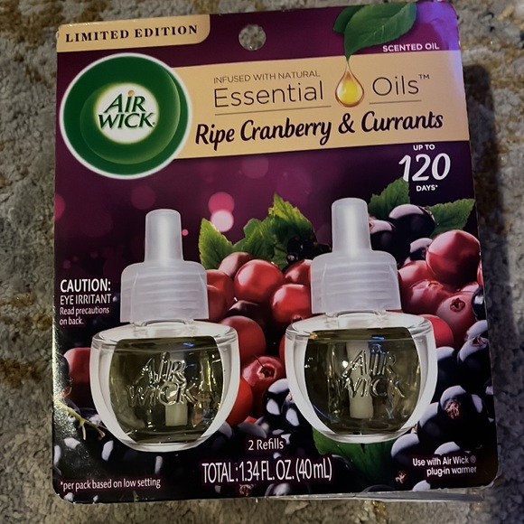 NWT Air Wick Scented Oil Warmer and Refills Cranberry - Picture 5 of 6